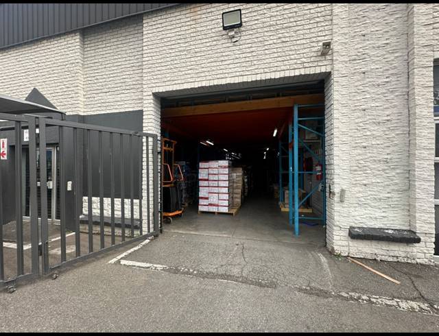 1,200M² WAREHOUSE TO LET IN BARBEQUE DOWNS